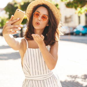 Como Vender Roupas Online Com Sua Própria Loja Virtual?